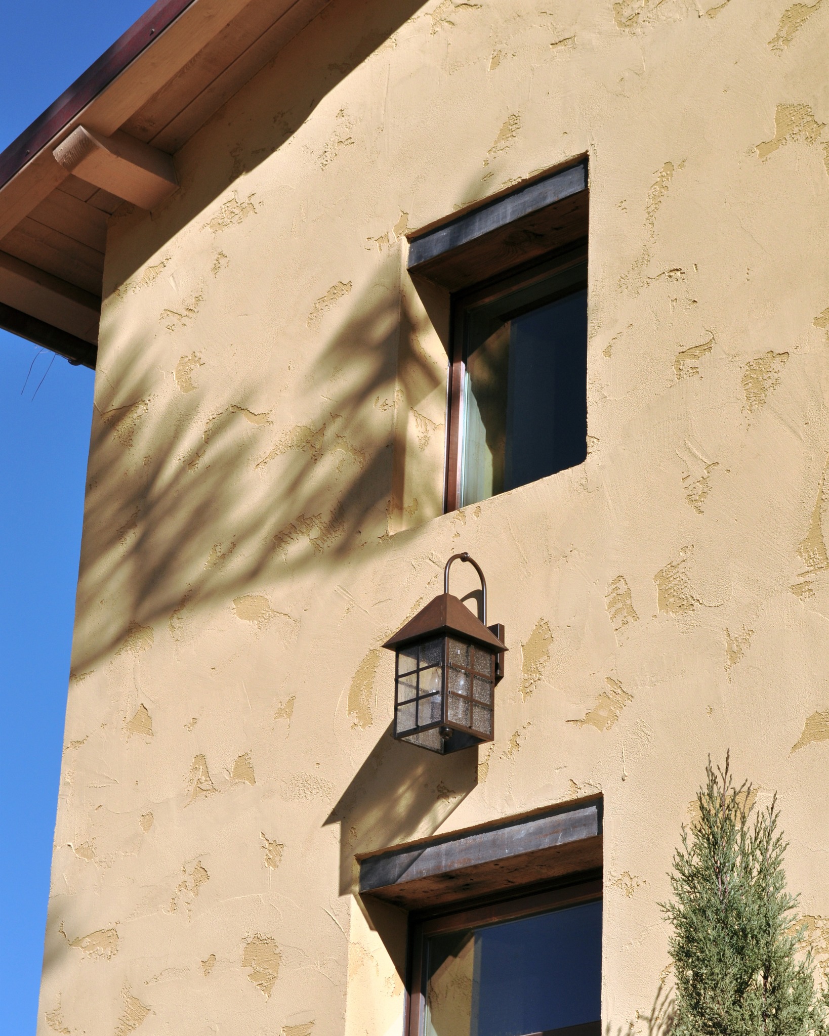 Old-world charm meets California wine country. Discover Miraflores Winery in the beautiful Sierra Foothills.

#MirafloresWinery 
#visiteldorado 
#PlacervilleCA 
#WineTastingExperience
#ElDoradoWineCountry 
#BoutiqueWinery 
#WineLovers 
#VisitElDorado